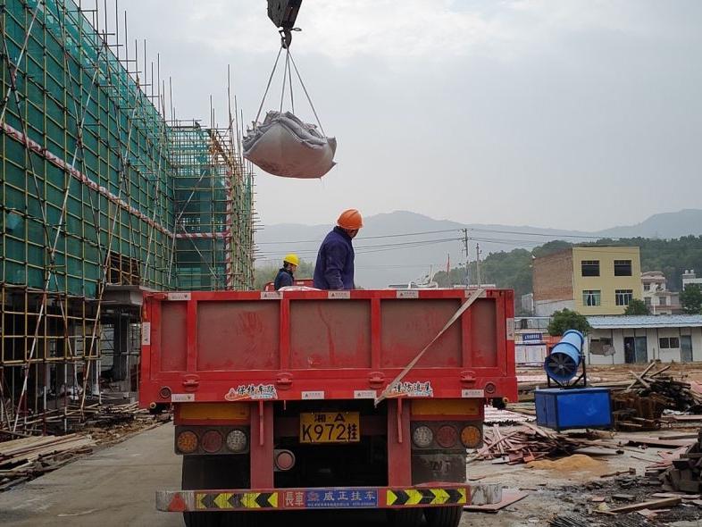 觸變性環(huán)氧結(jié)構(gòu)膠(圖1)