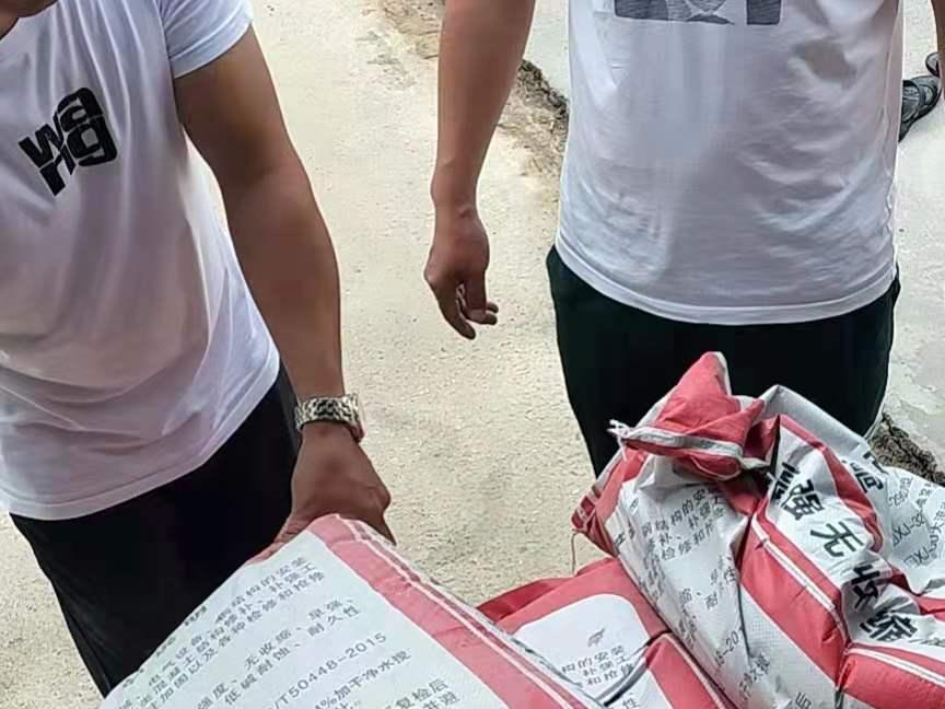 灌漿復(fù)合抗車轍路面(圖1)